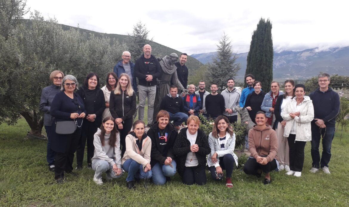 Održan seminar posta, molitve i šutnje IMG 20240918 WA0001 1170x694