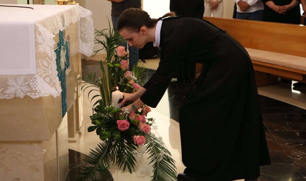 „Daj mi piti!“ – s. Antonela Karačić položila prve redovničke zavjete 814818124 3473471752812334 5389702611370705448 n
