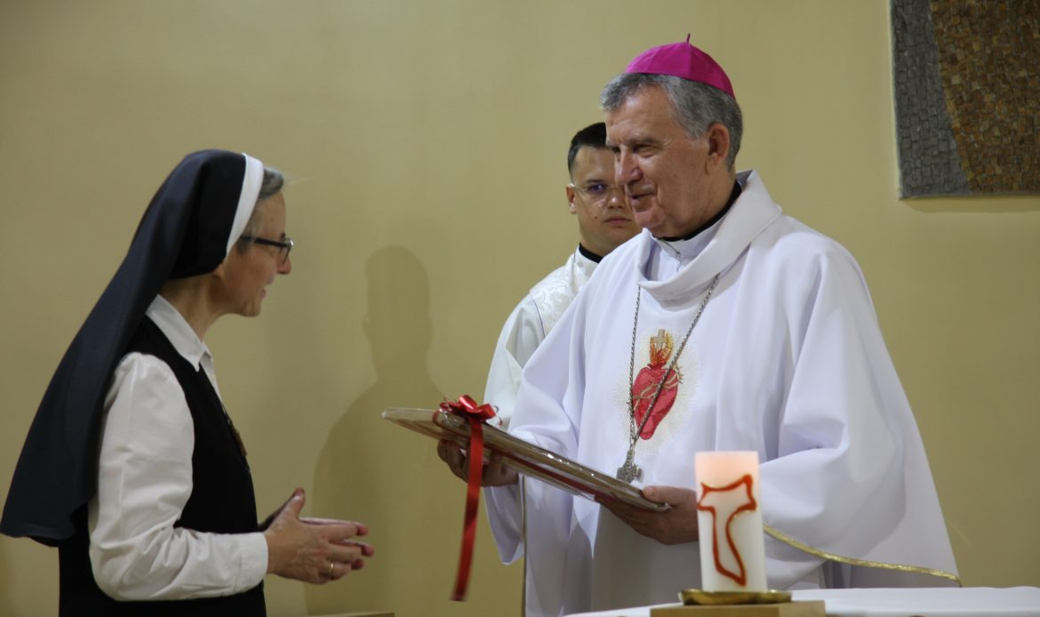 ringraziamento al arcivescovo mons.tomo vukšić