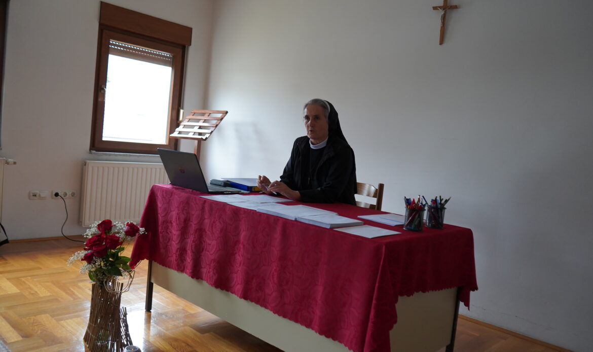 Redoviti godišnji susret provincijske predstojnice s kućnim predstojnicama dsc04131